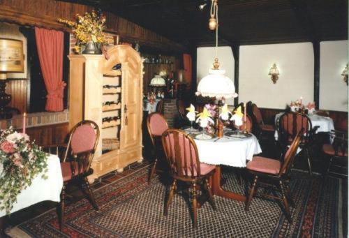 Hotel & Restaurant Bei Hoelzchen Hannover Bagian luar foto
